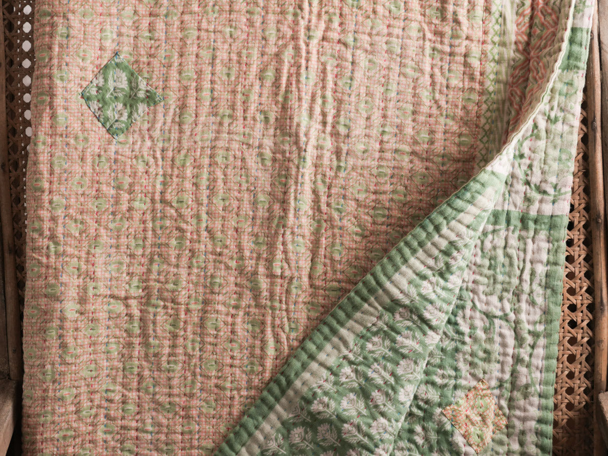 Baby Kantha contemporary quilt "vert jardin"