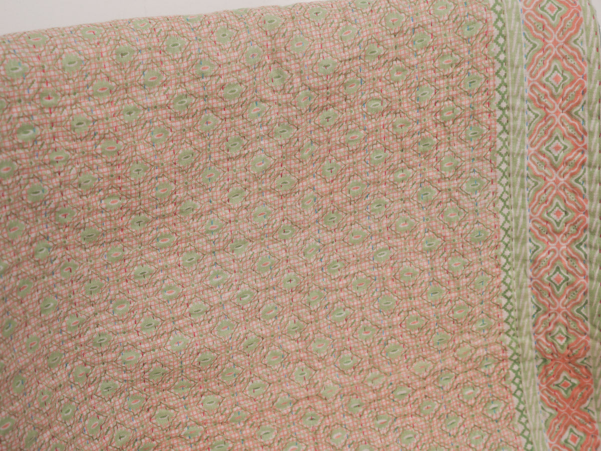 Baby Kantha contemporary quilt "vert jardin"
