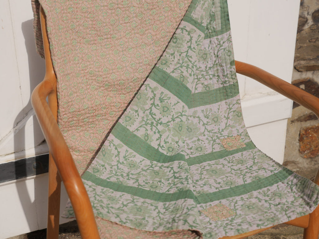 Baby Kantha contemporary quilt "vert jardin"