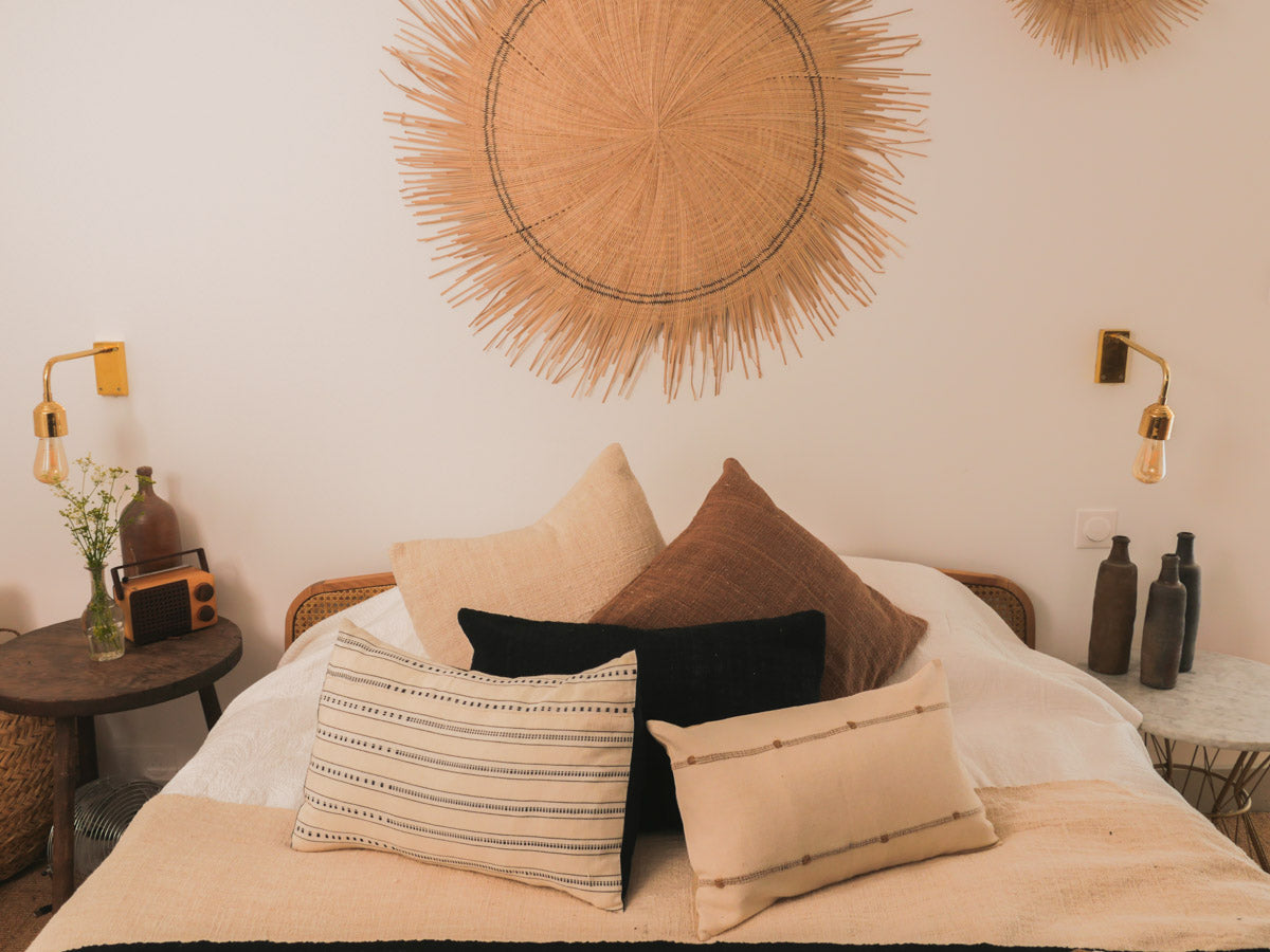 Handloom cushion cover, recycled cotton "black" Secondary image