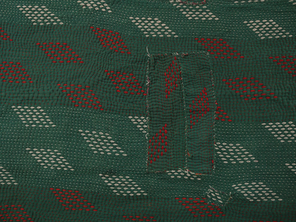 Couvre lit Kantha en textiles recyclées,