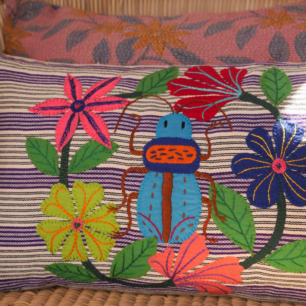 Coussin Faso Dan Fani  tissé main avec broderie  fait main