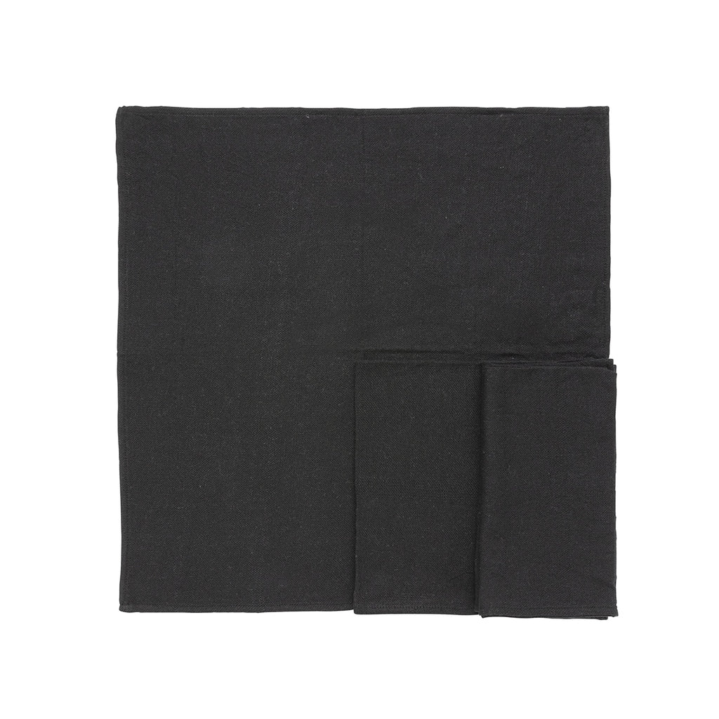 Set de 4 serviette de table noir.  Cette serviette de table est fabriquée à partir de fils de coton recyclés et tissés sur un métier à main traditionnel. .