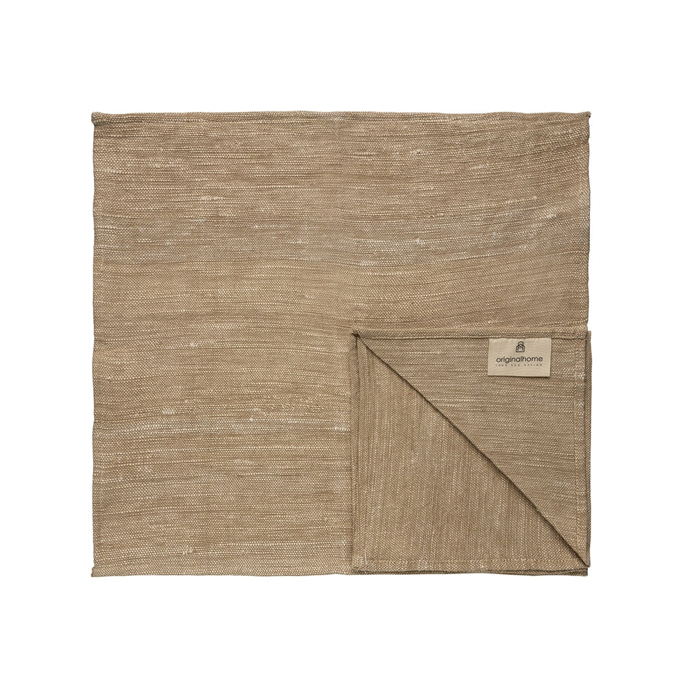 Set de 4 serviette de table ecru.  Cette serviette de table est fabriquée à partir de fils de coton recyclés et tissés sur un métier à main traditionnel. Main image