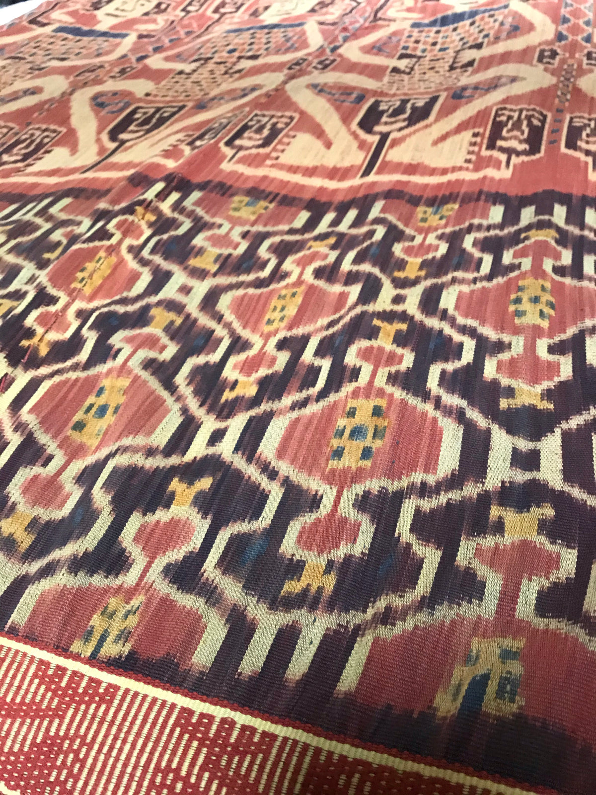 Antique Sumba ikat - Queen and frogs