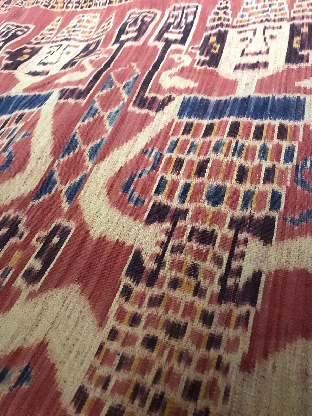 Antique Sumba ikat - Queen and frogs