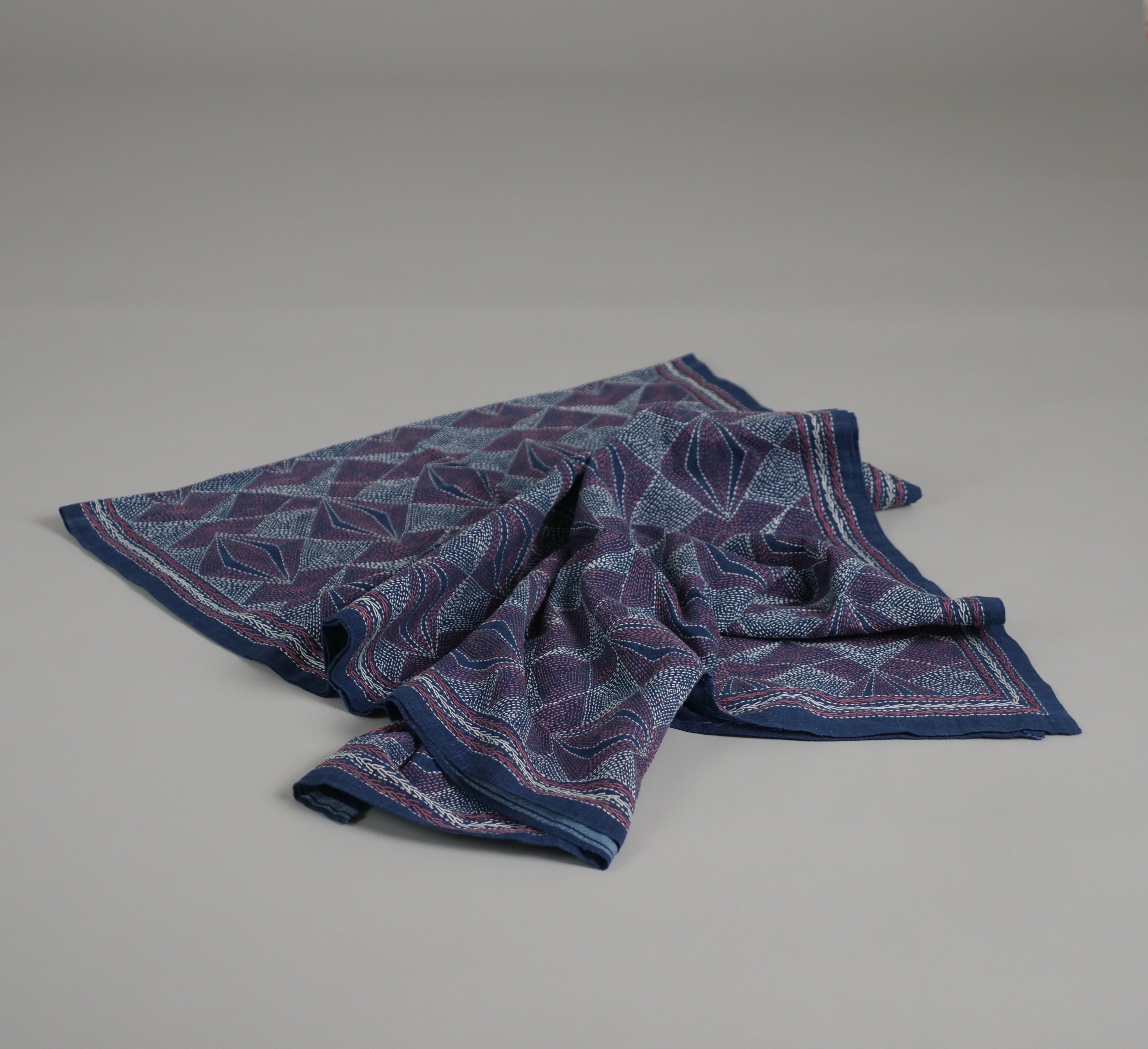 Kantha embroidered shawl, diamonds Secondary image