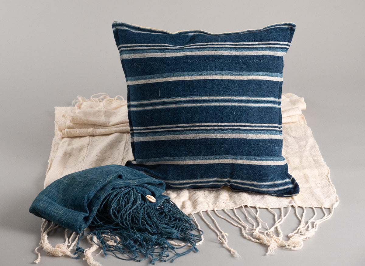 Vintage Dogon indigo cushion, 2