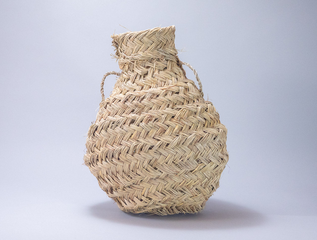 Halfa woven jar, medium Secondary image